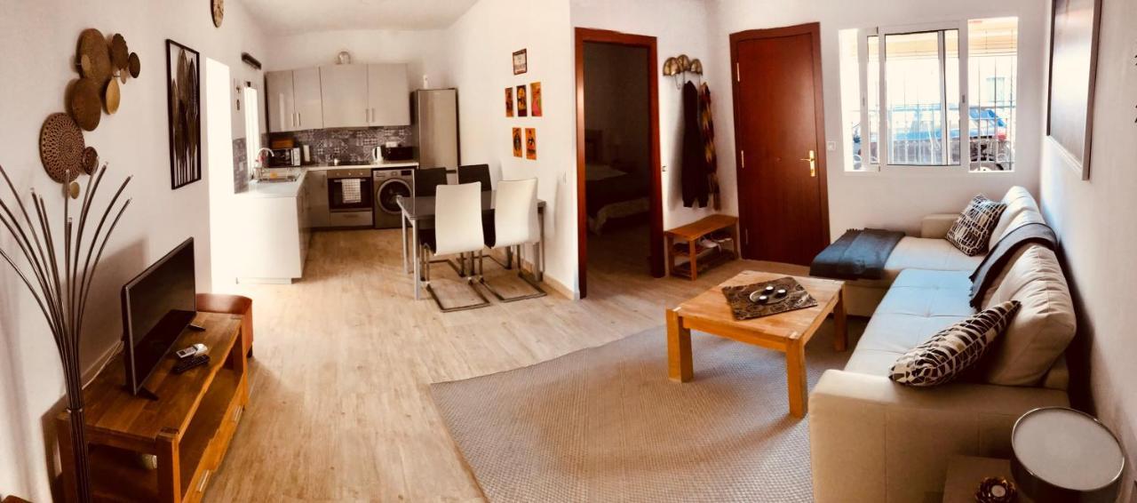 Town House With Patio In Quiet Residential Area 10 Min From Beach Торремолинос Экстерьер фото